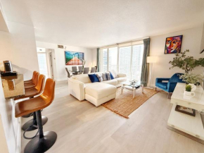 Upscale Brickell 3 bedroom with water views and free parking
